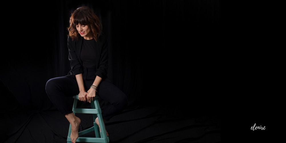 Actriz Sandra Pece en Book actoral en estudio Boudoir de Llum