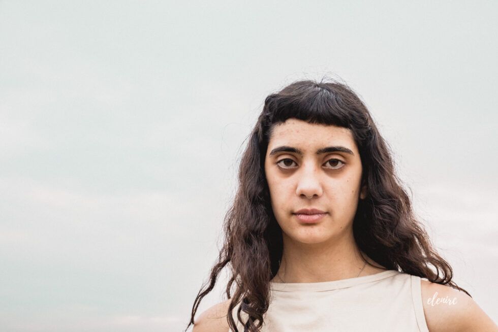 Fotografía para actores de teatro – Lucía Monteoliva en exteriores para cia marvivir